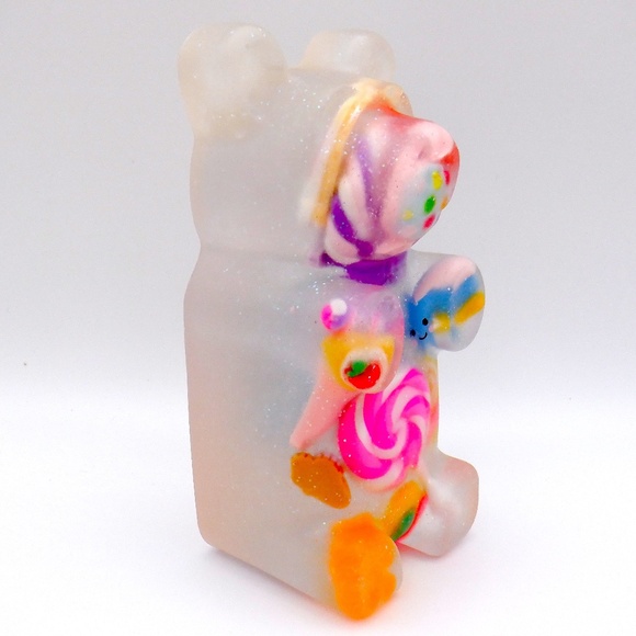 Jumbo Resin Gummy Bear & Base Lamp - Picture 6 of 15